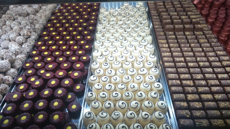 ecommerce-ST DALMAS LE SELVAGE-min_chocolates_milk_chocolate_white_chocolate_truffles_candy_food_treat_cacao-1213769